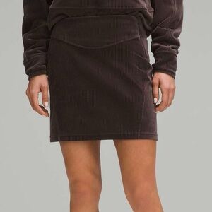 Lululemon Scuba Mid-Rise Mini Skirt Velvet Corduroy Espresso Brown Size‎ 2